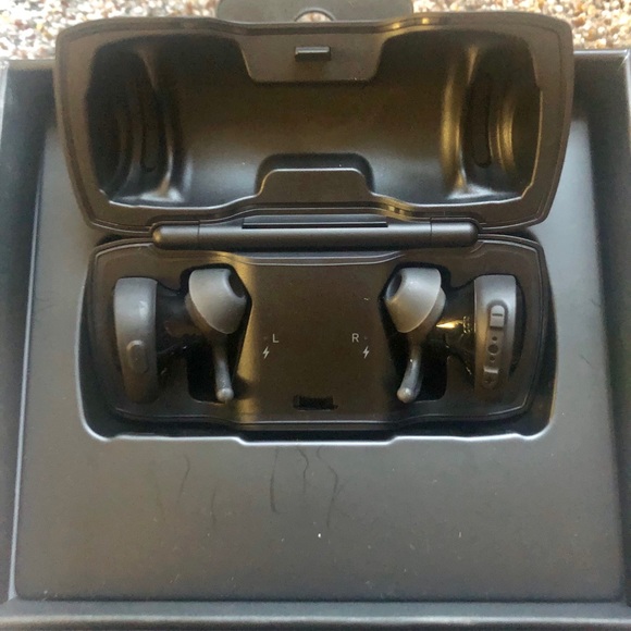 Bose Soundsport Free Bluetooth Headphones - Picture 3 of 6